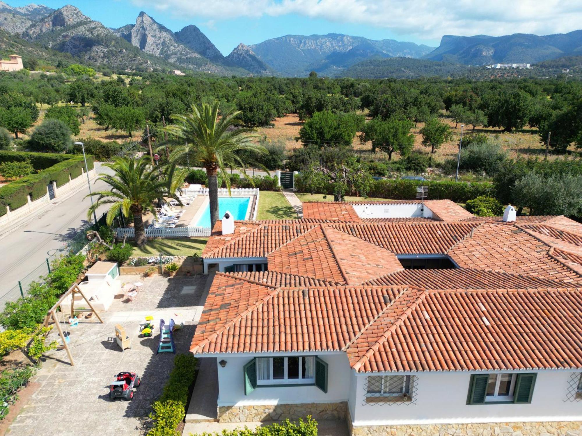 Ideal House For Two Families With Pool And Barbecue Plamanyola Exterior foto