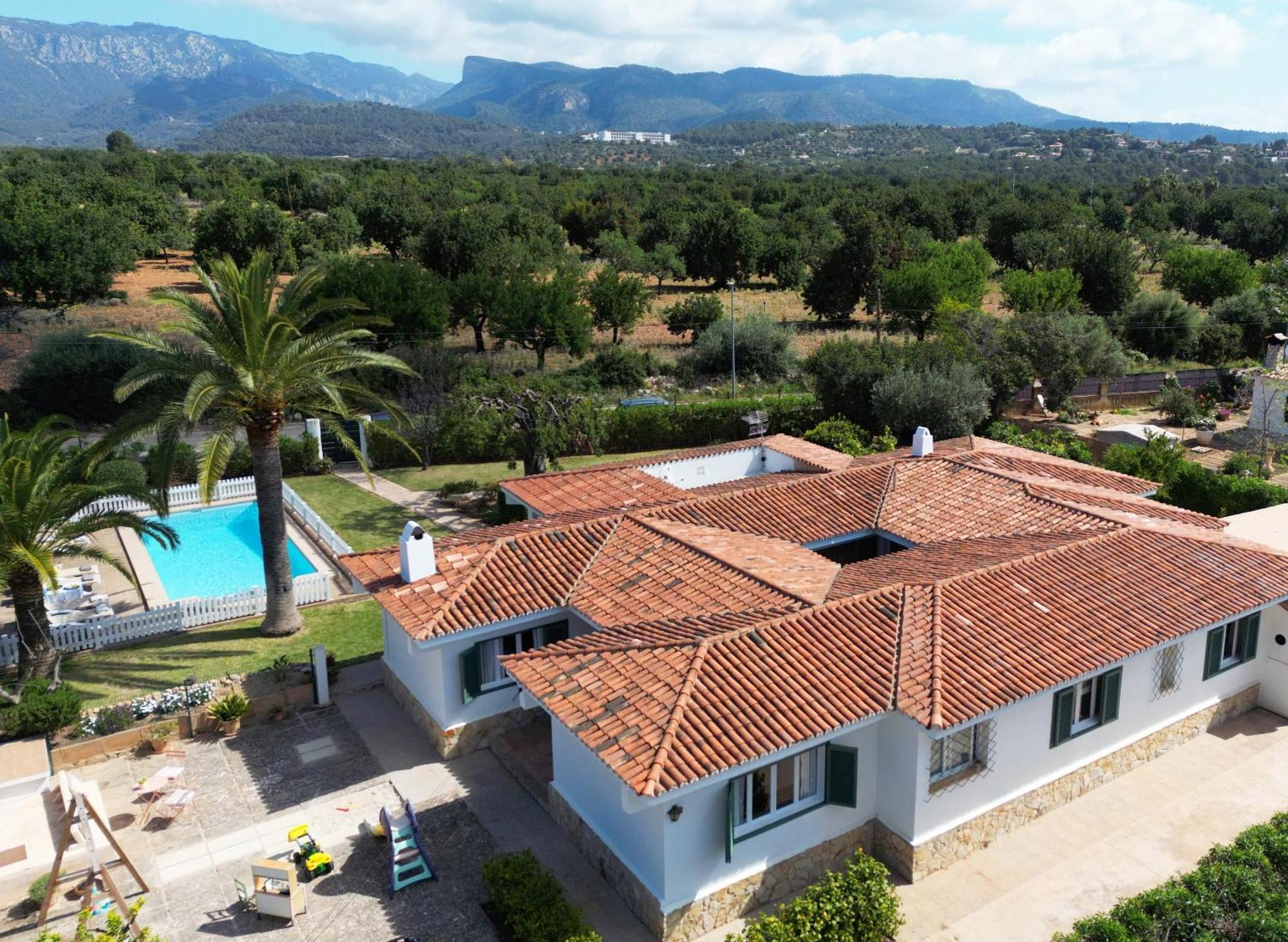 Ideal House For Two Families With Pool And Barbecue Plamanyola Exterior foto