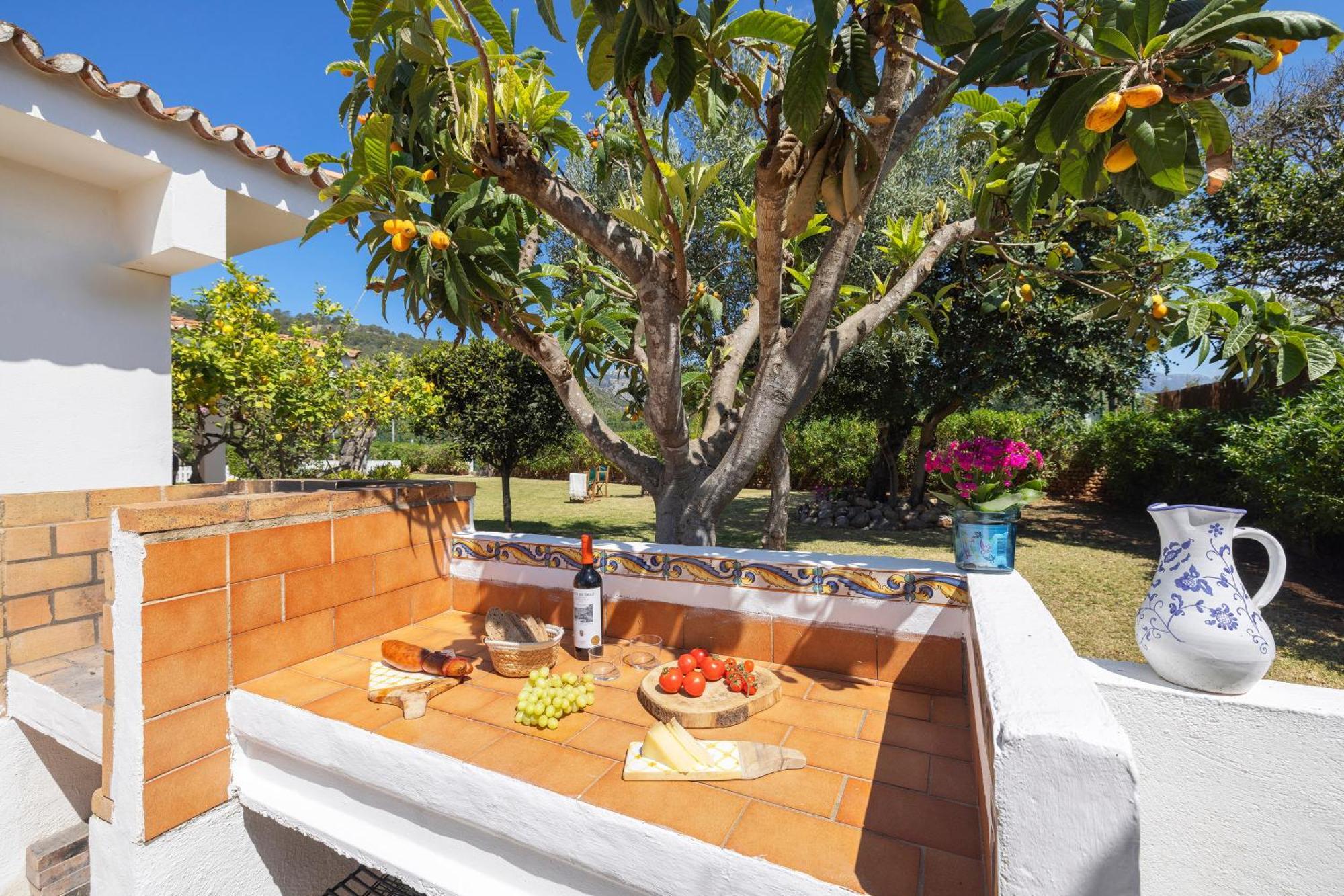 Ideal House For Two Families With Pool And Barbecue Plamanyola Exterior foto