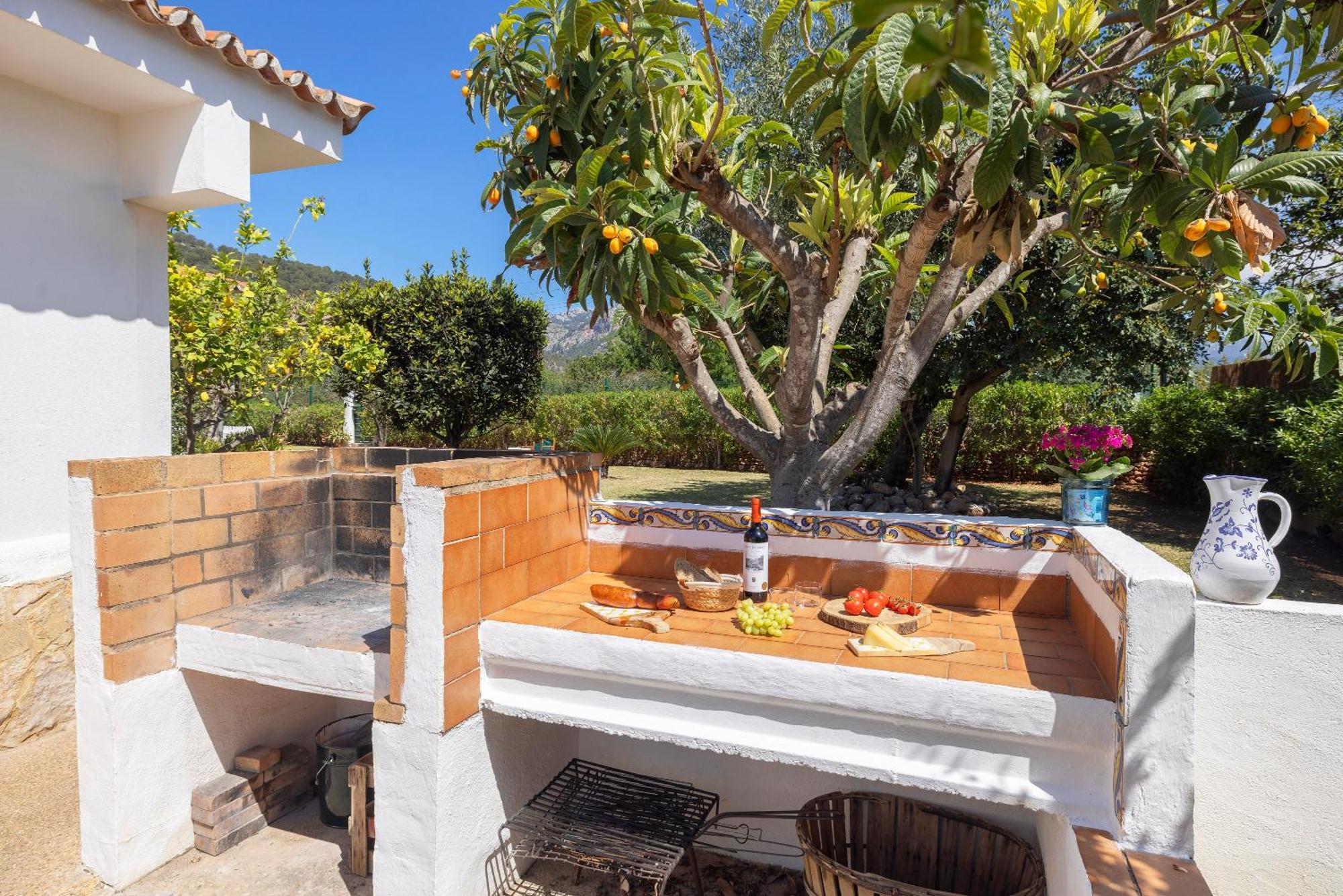 Ideal House For Two Families With Pool And Barbecue Plamanyola Exterior foto