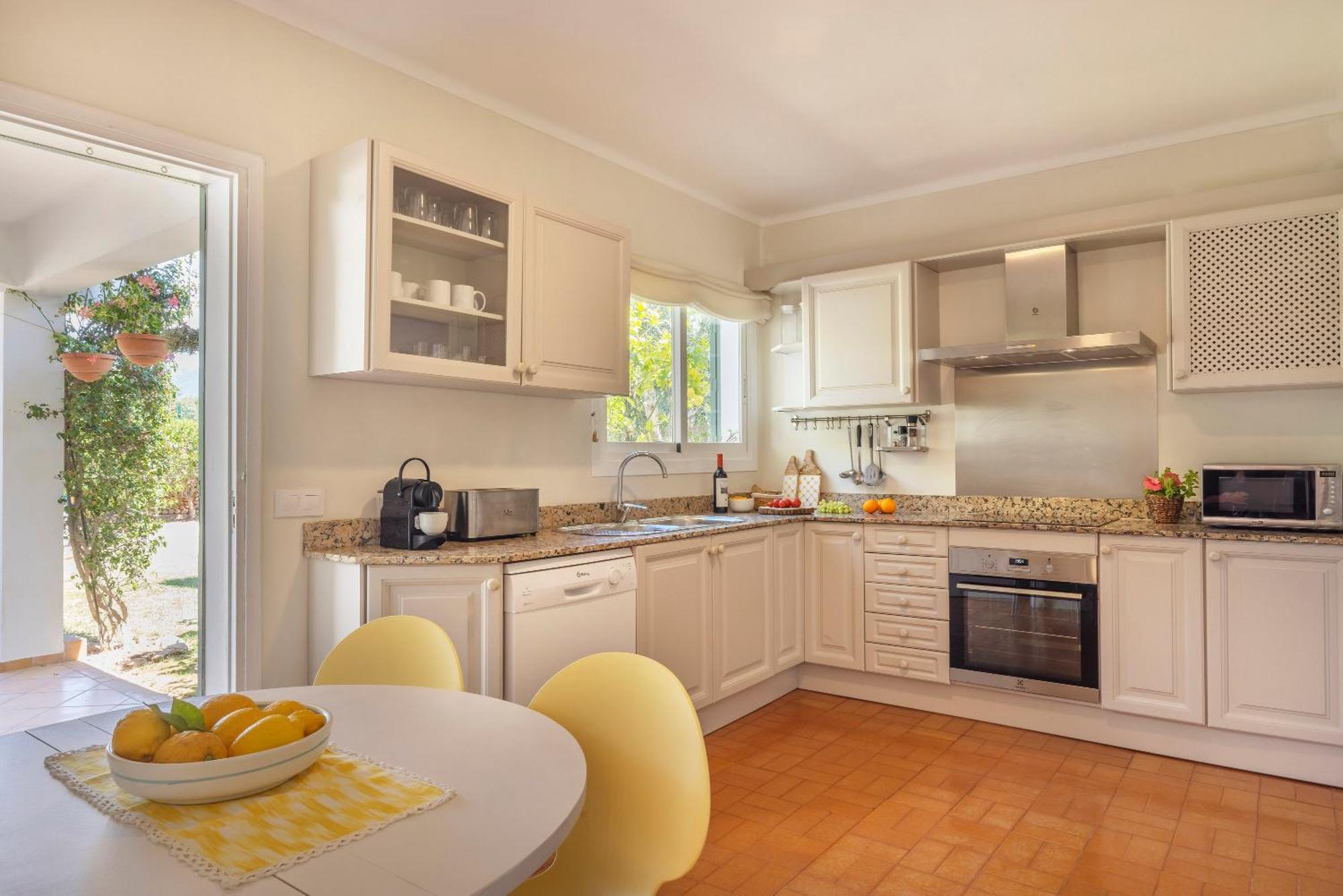 Ideal House For Two Families With Pool And Barbecue Plamanyola Exterior foto